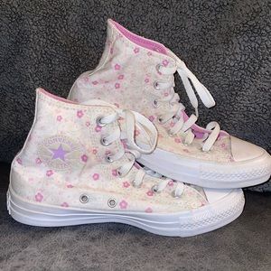 Converse All Star High Top Women’s Sneakers with Flower Print